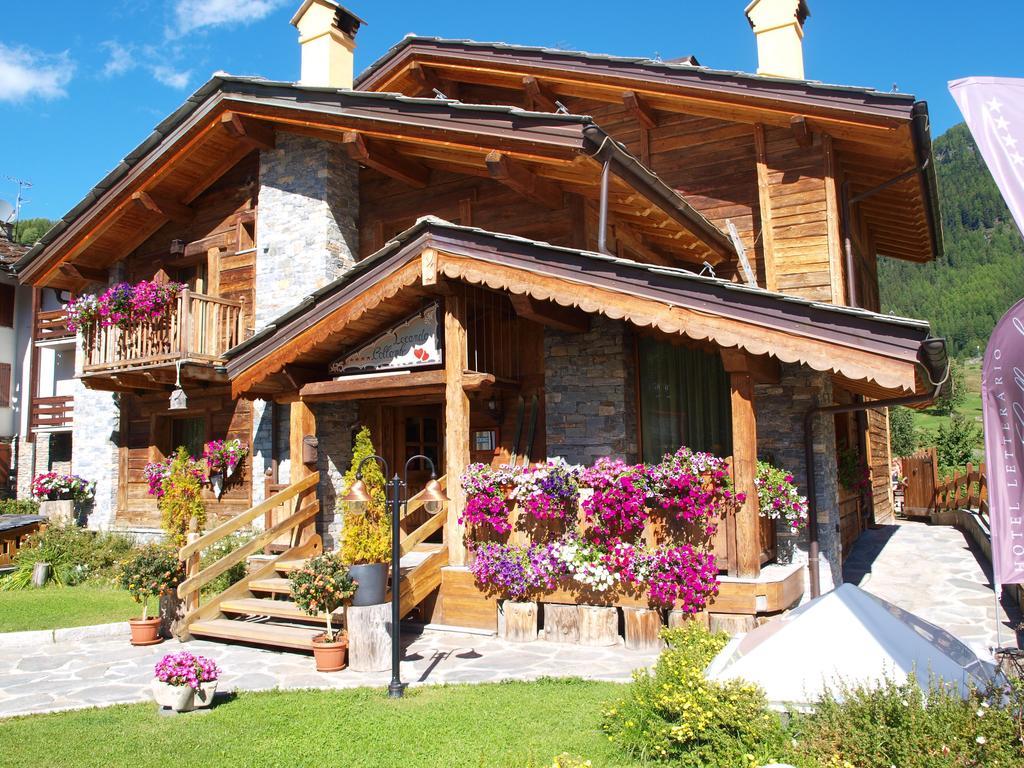 Hotel Letterario Locanda Collomb La Thuile Exterior photo